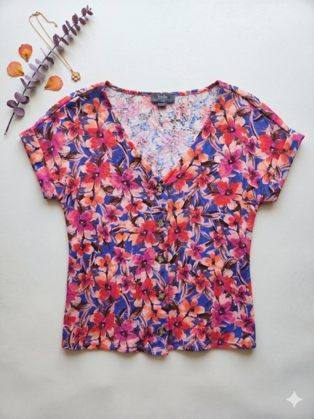✨️ Floral Button-Front V-Neck Blouse